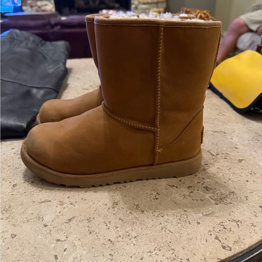 Girls Cozy Tan Shearling-Lined Boots - Picture 2 of 6
